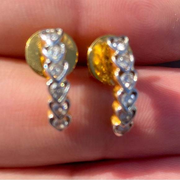 New Natural Diamond Heart Hoop Earrings in 18k Solid Gold - Picture 8 of 11